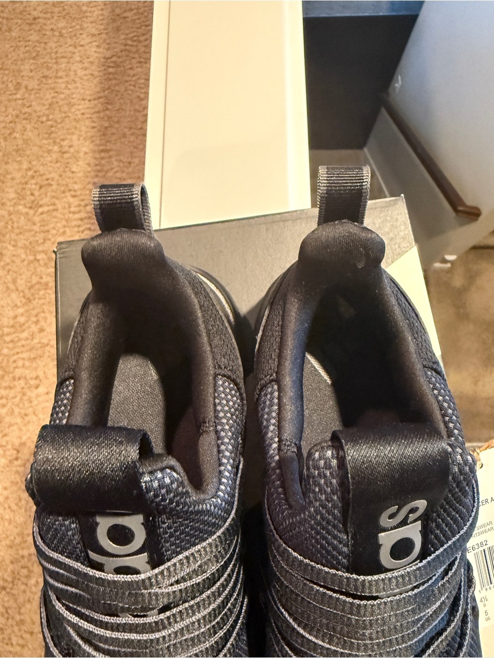 adidas lite racer Kids Black Slip-On Sneakers size 5 NIB - Picture 8 of 8